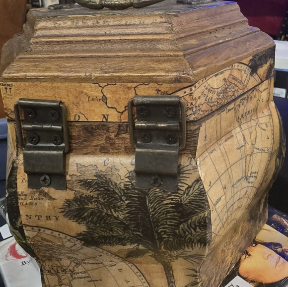 Other - Vintage wooden trinket box